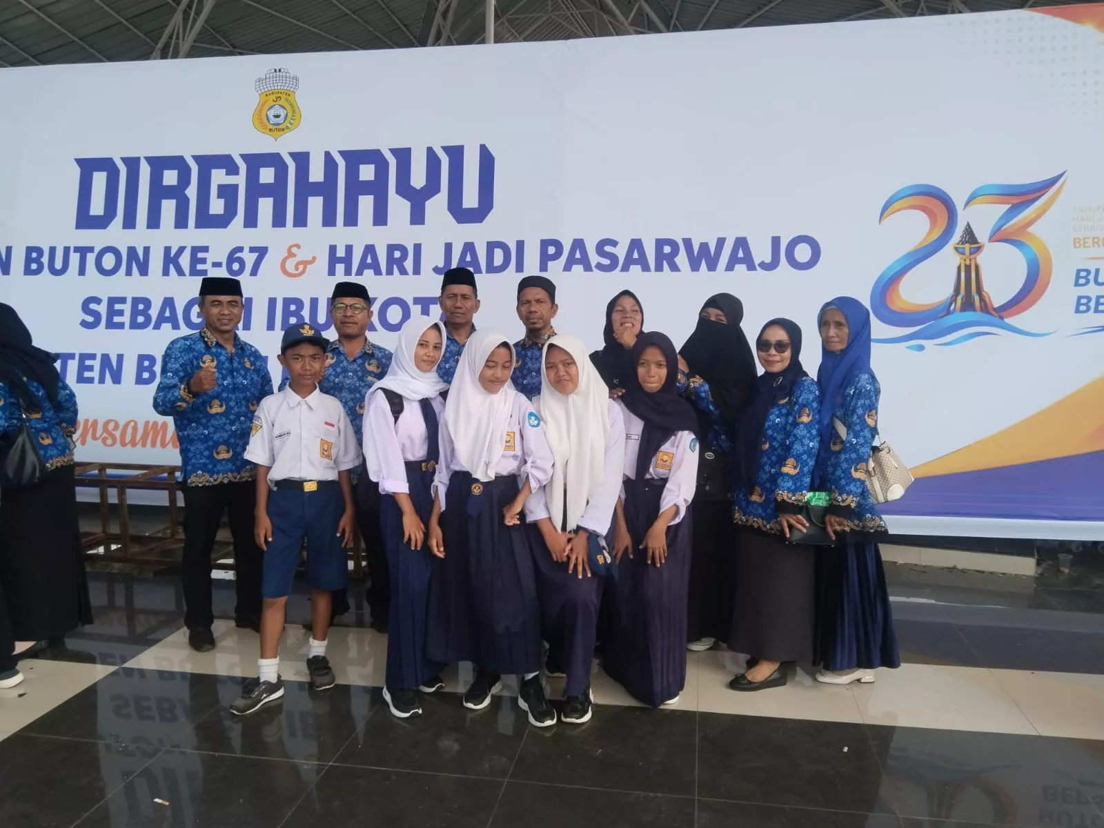 SMP Negeri 29 Buton Mengikuti Upacara HUT Kab. Buton ke 67 dan Hari Jadi Ibukota Pasarwajo Ke-23